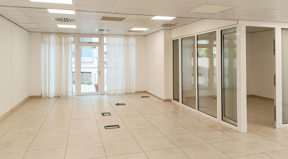 REF BES003: Office – Eurosuites, EuroTowers